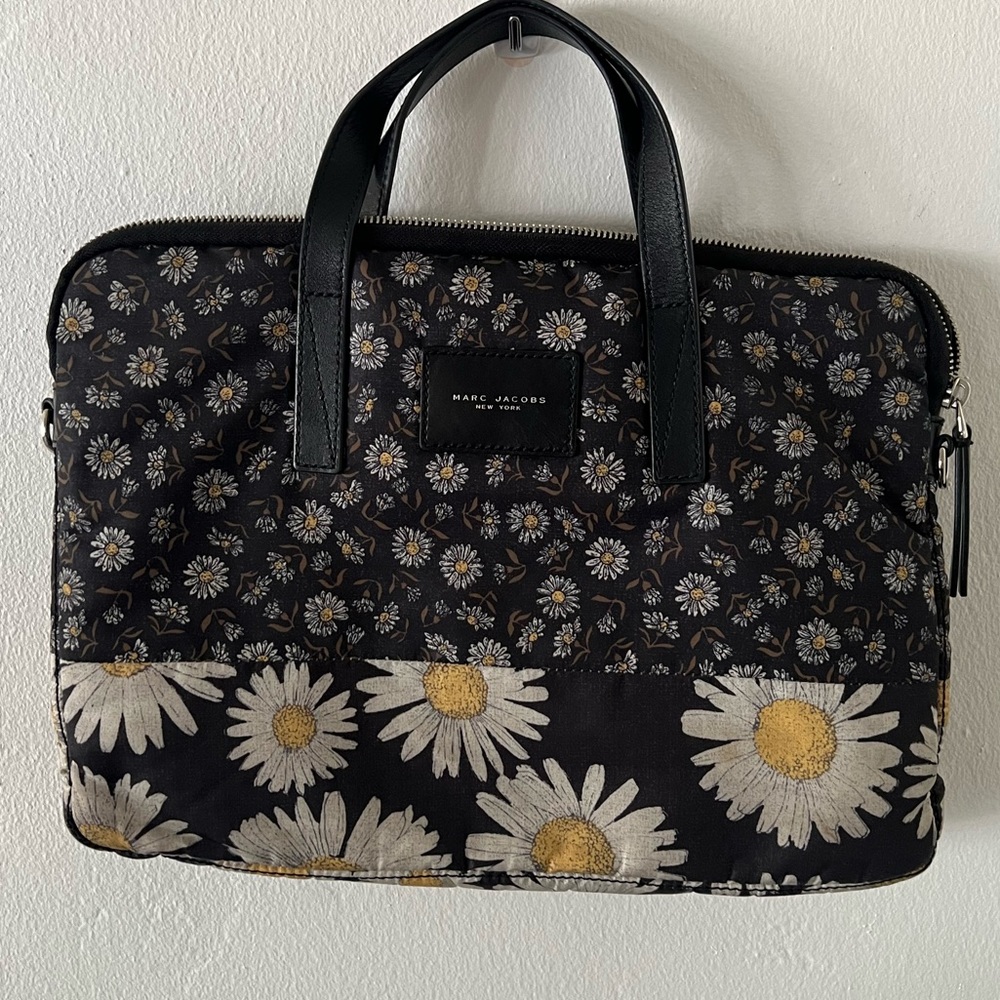 Marc Jacob’s Daisy laptop carrying bag
